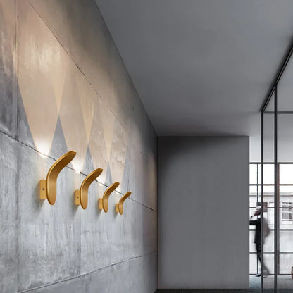 Modern vägglampa i aluminium med elegant LED-design