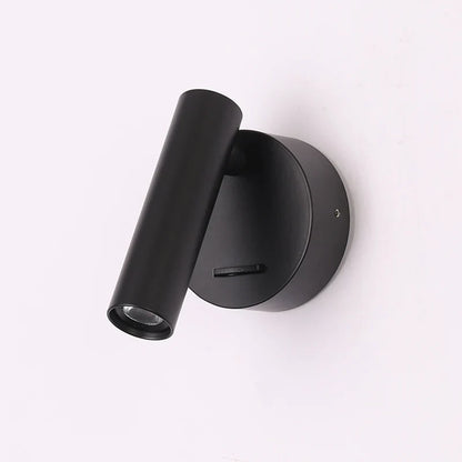 Vägglampa i mässing med LED och strömbrytare – elegant belysning för sovrum och vardagsrum