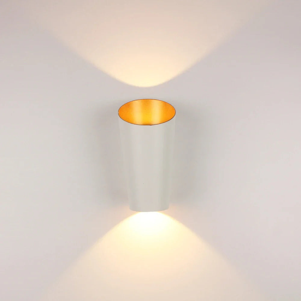 Modern LED-vägglampa i aluminium – för inomhus och utomhusbruk