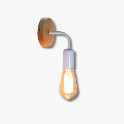 Eldra | Modern retro vägglampa i trä och järn med stilfull design