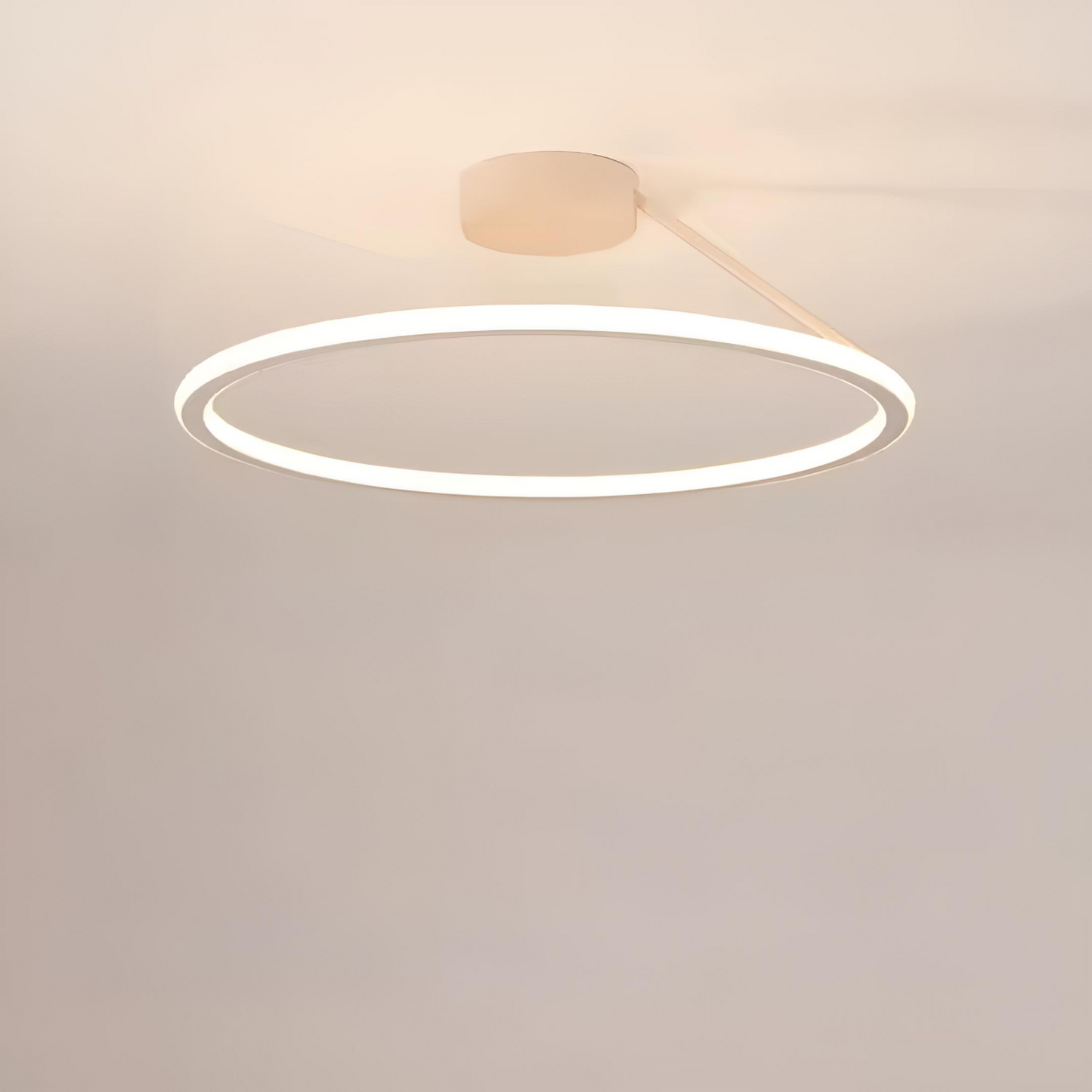 Modern LED-taklampa med cirkelformad design