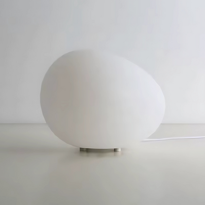Elvio | Stenformad bordslampa med varmt sken och dekorativ design