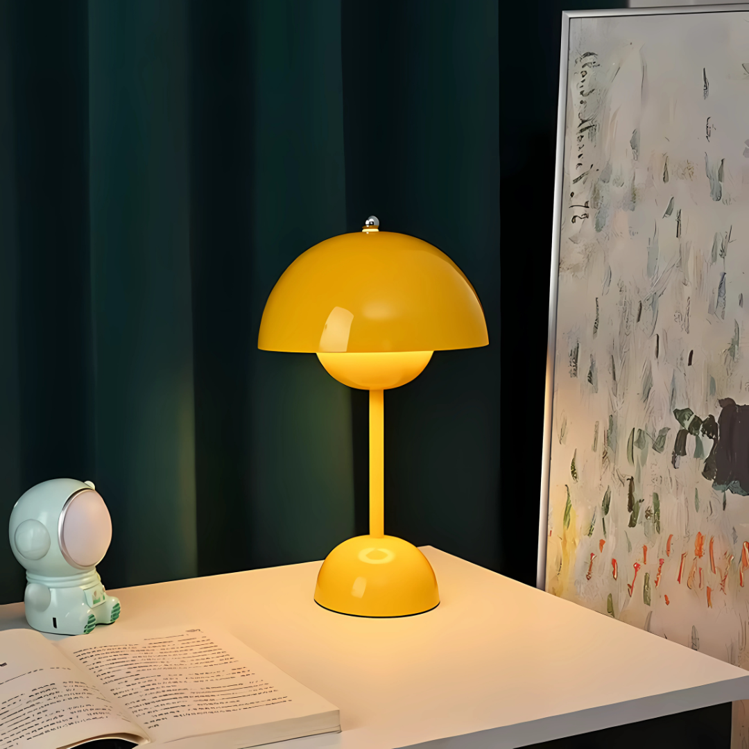 Luma | Blomformad portabel bordslampa med touchdimning och USB-laddning