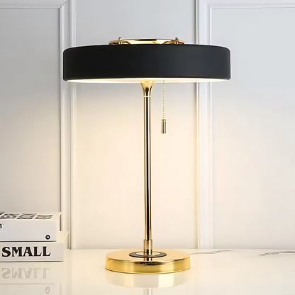 Noiré | Metall bordslampa med nedåtriktat LED-ljus och modern lyxig känsla