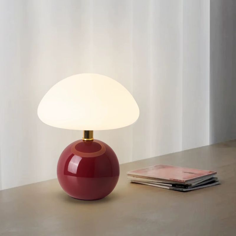 Modern Svamplampa – Metallisk LED Bordslampa för Sovrum & Inredning