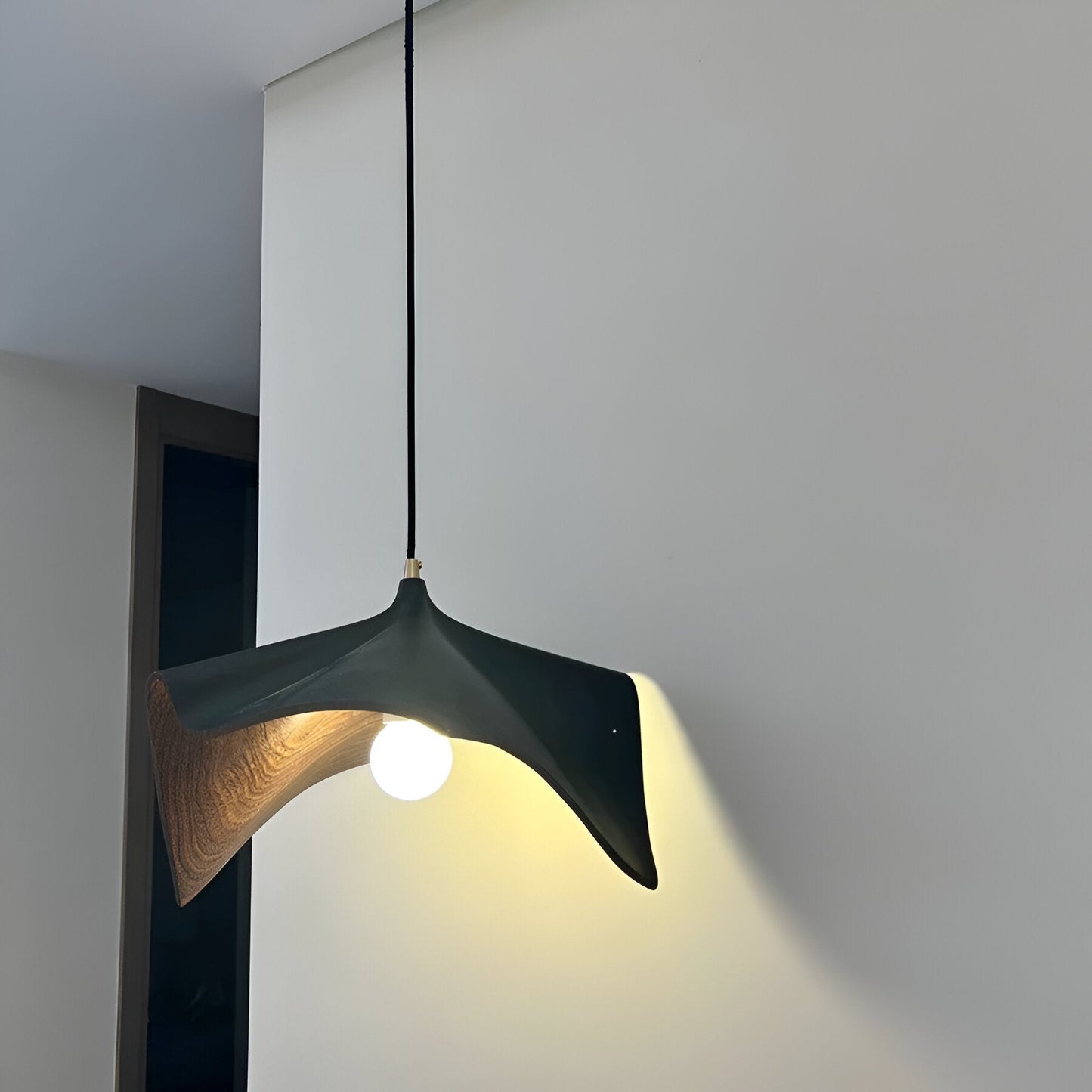 Nordisk japansk pendellampa i resin med LED för kök matsal vardagsrum och sovrum