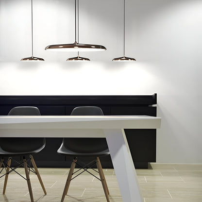 Modern pendellampa i metall med UFO-inspirerad design för matsal kök bar