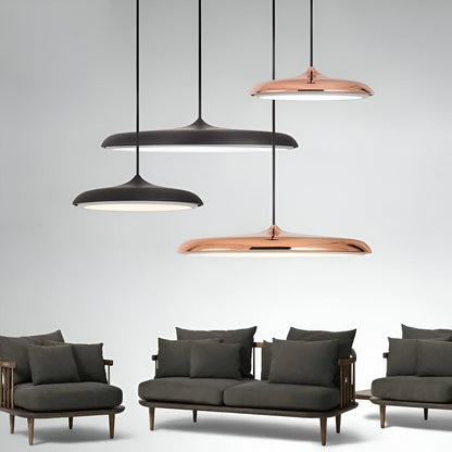 Modern pendellampa i metall med UFO-inspirerad design för matsal kök bar