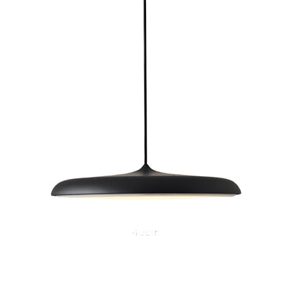 Modern pendellampa i metall med UFO-inspirerad design för matsal kök bar