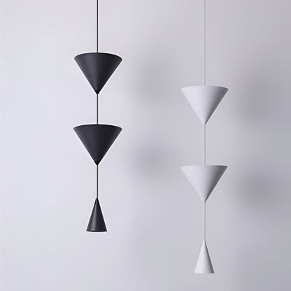 Modern konformad takpendel i metall med tre spotlights för hem och café