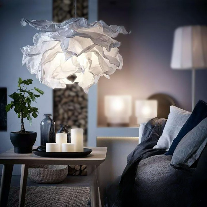 Molnformad pendellampa i nordisk design för sovrum vardagsrum hotellmiljö