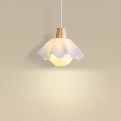 Nordisk pendellampa i trä med blomformad design och LED för matsal sovrum och vardagsrum