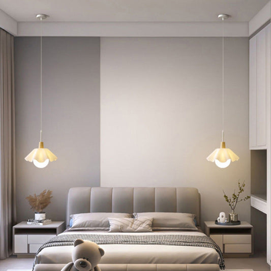 Nordisk pendellampa i trä med blomformad design och LED för matsal sovrum och vardagsrum