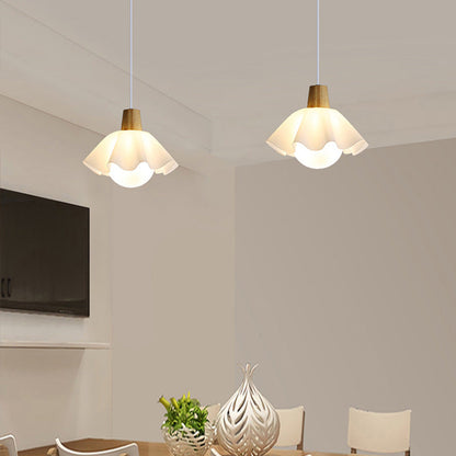 Nordisk pendellampa i trä med blomformad design och LED för matsal sovrum och vardagsrum