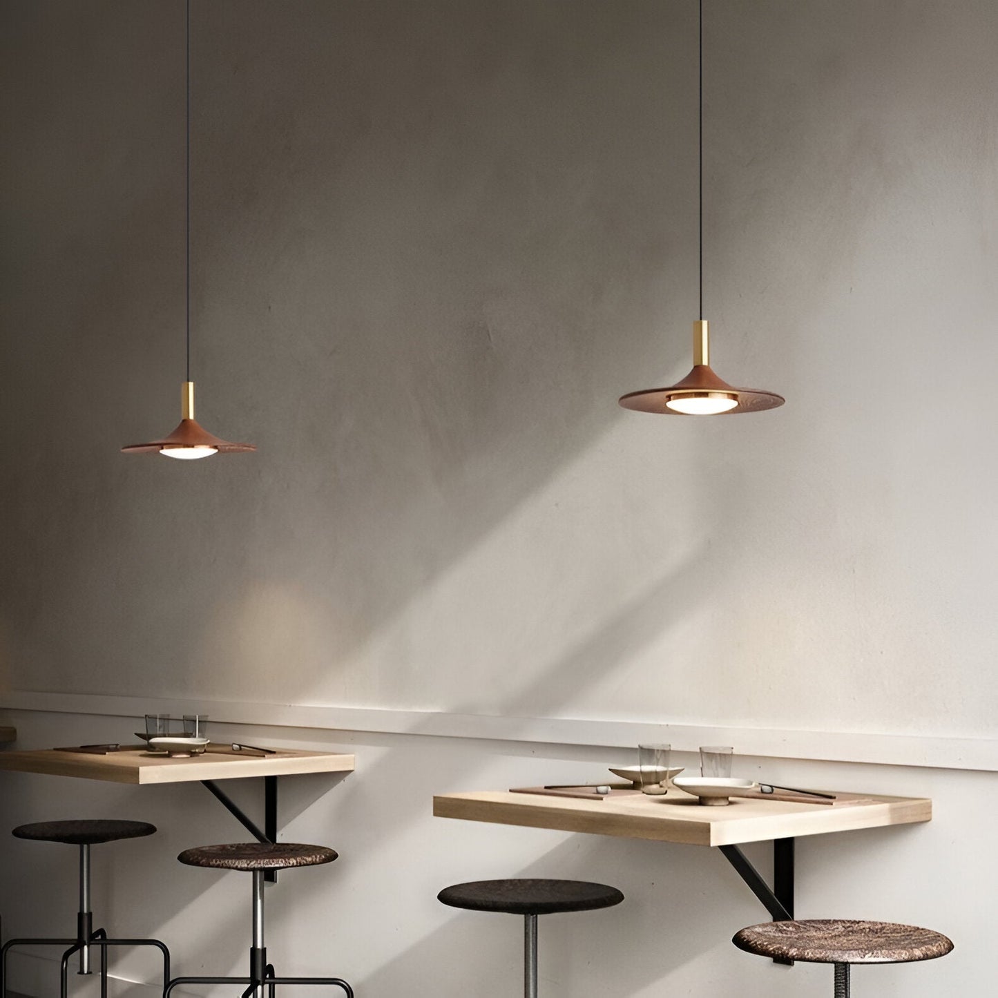 Nordisk takpendel i koppar med justerbar lampskärm för kök och vardagsrum