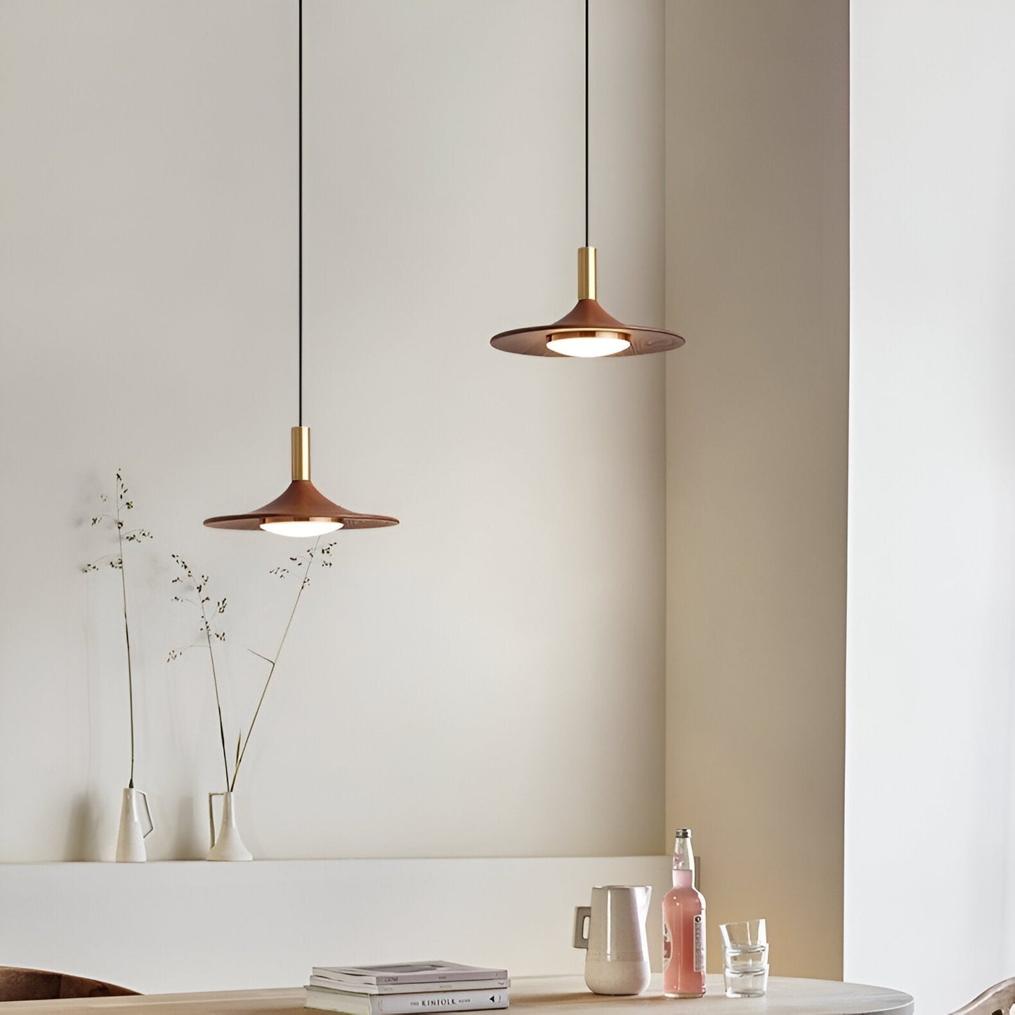 Nordisk takpendel i koppar med justerbar lampskärm för kök och vardagsrum