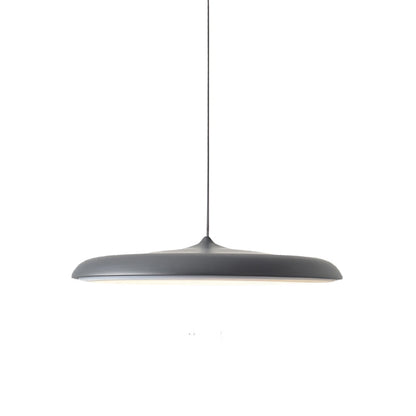 Modern pendellampa i metall med UFO-inspirerad design för matsal kök bar