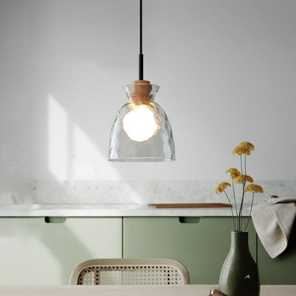 Nordisk glaspendel med trädetaljer och justerbar höjd för kök och sovrum