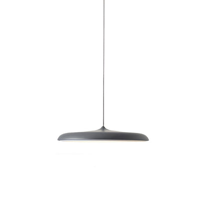 Modern pendellampa i metall med UFO-inspirerad design för matsal kök bar