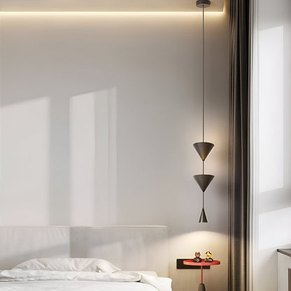 Modern konformad takpendel i metall med tre spotlights för hem och café