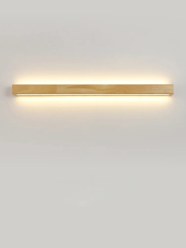Vägglampa i massivt trä – minimalistisk design för sovrum, vardagsrum och hall