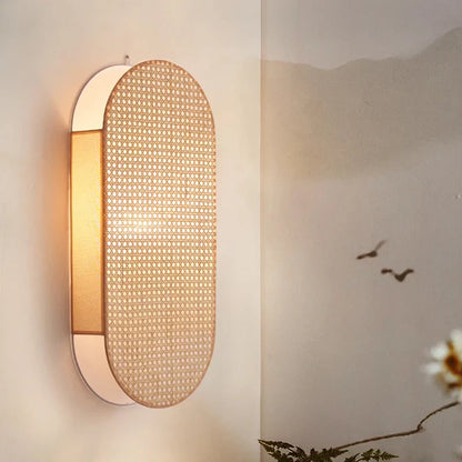 Wabi Sabi Vägglampa i Handflätad Rattan – Naturlig och Harmonisk Design