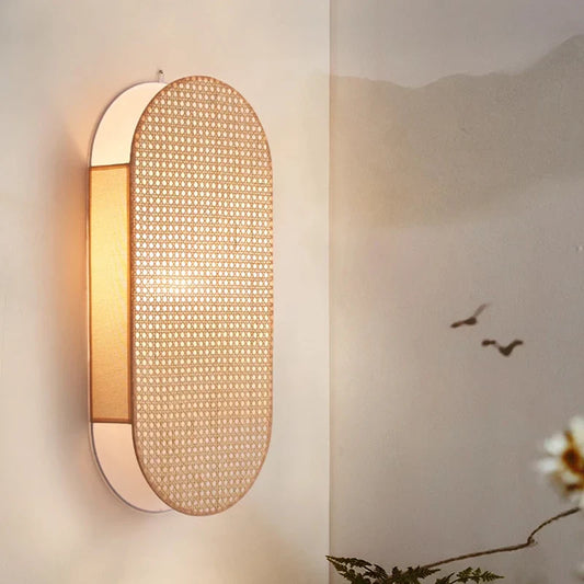 Wabi Sabi Vägglampa i Handflätad Rattan – Naturlig och Harmonisk Design