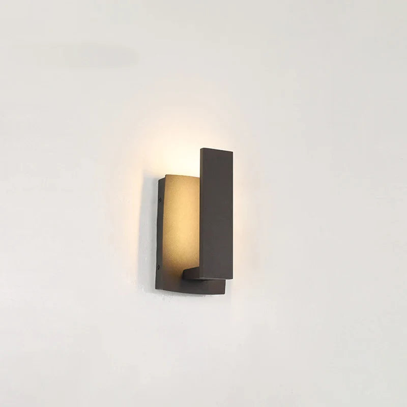 Vattentålig utomhuslampa i aluminium med modern minimalistisk design