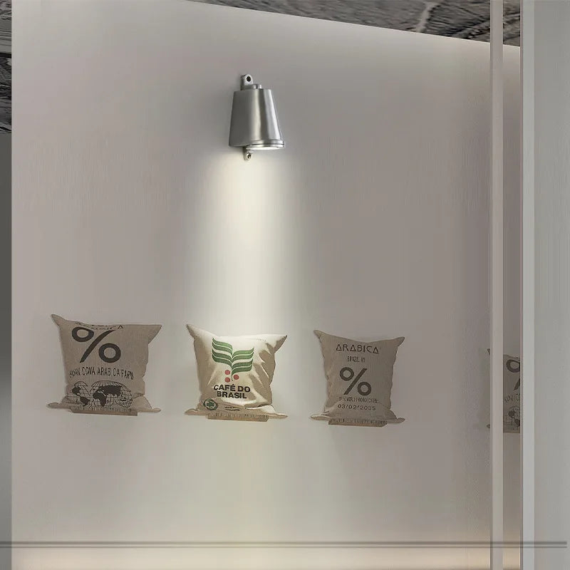 Retro utomhusvägglampa i aluminium med nedåtriktad LED-belysning