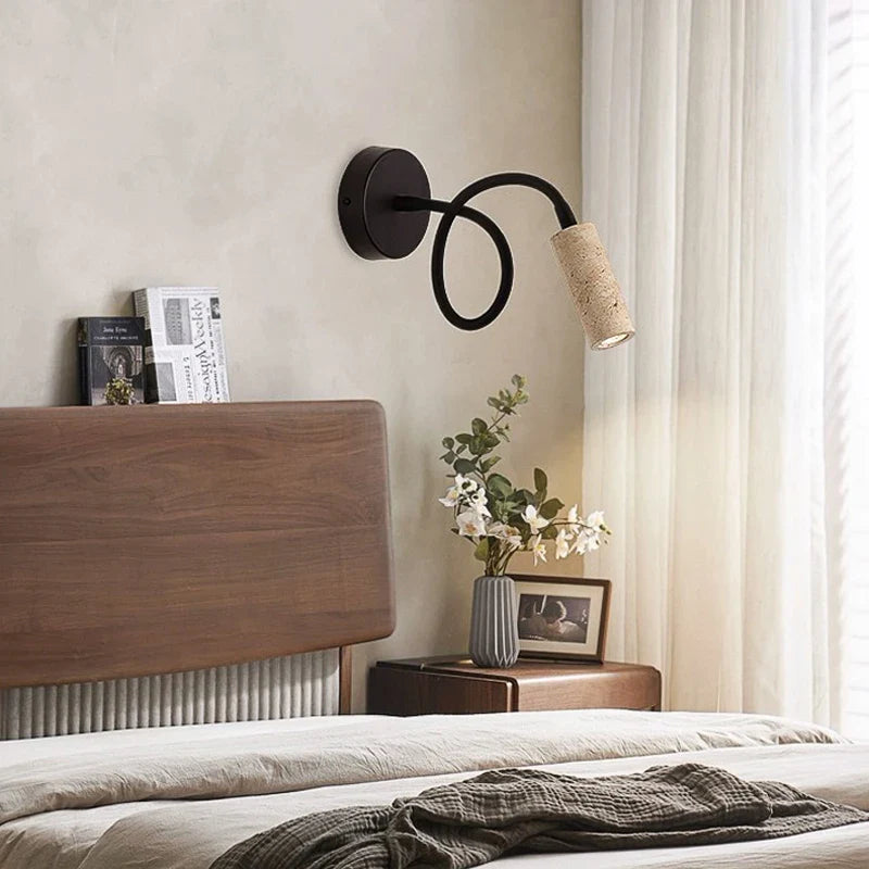 Vägglampa i naturlig marmor med flexibel arm och minimalistisk Wabi Sabi-design