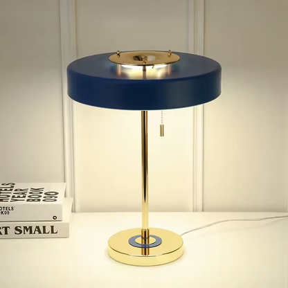 Noiré | Metall bordslampa med nedåtriktat LED-ljus och modern lyxig känsla