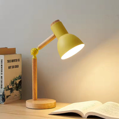 Nordura | Skandinavisk skrivbordslampa i trästil med stilren och modern design