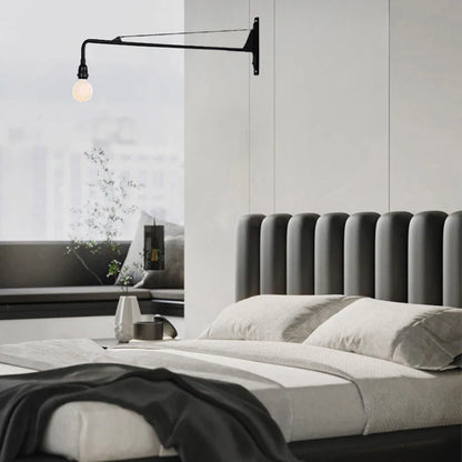 Minimalistisk vägglampa med lång arm och roterbar design