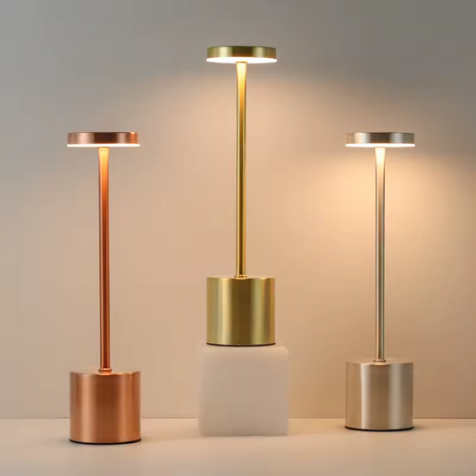 Clario | Modern LED-bordslampa i metall med touchkontroll och elegant design