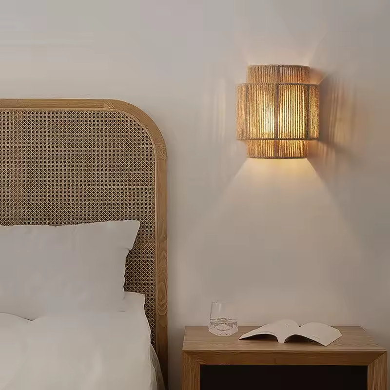 Ravela | Vägglampa med rustik design i hamparep och stilfull karaktär