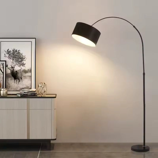 Halden | Nordisk båge golvlampa med tygskärm och energieffektiv LED-belysning