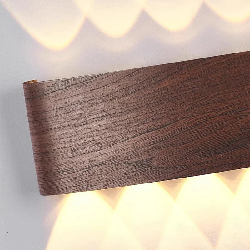 Modern vattentät vägglampa – för både inomhus- och utomhusbruk