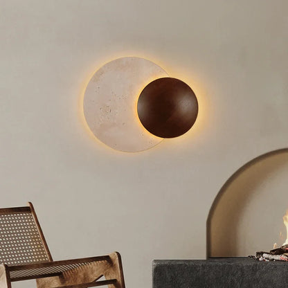 Rund vägglampa i naturlig sten med vintage Art Déco-design