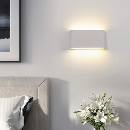 Modern vattentät vägglampa i aluminium med dubbel LED-belysning