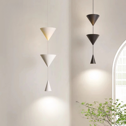 Modern konformad takpendel i metall med tre spotlights för hem och café