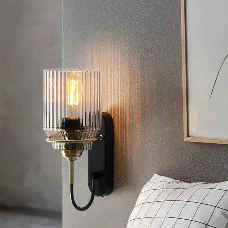 Industriell vägglampa i metall och glas – elegant LED-belysning för sovrum, hall och vardagsrum