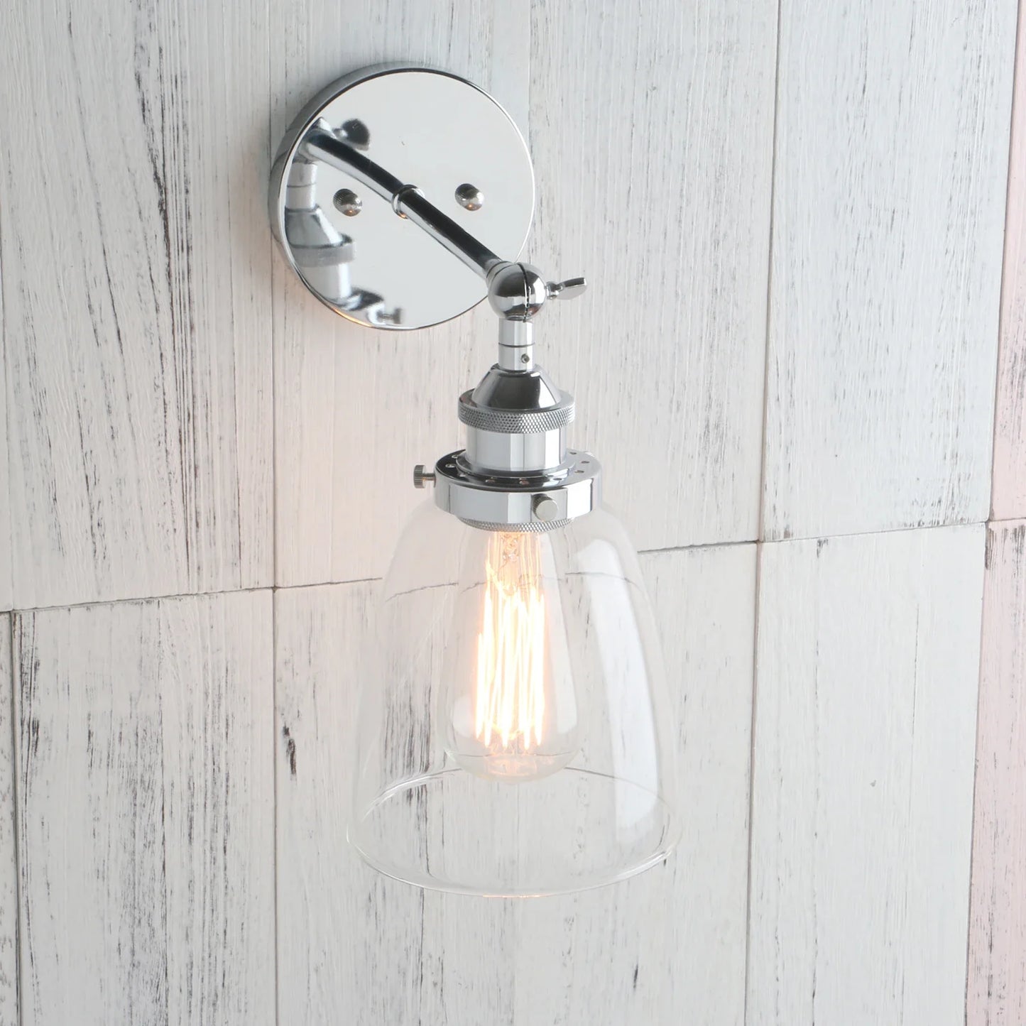 Vintage vägglampa i metall och glas med E27-sockel och elegant retrodesign