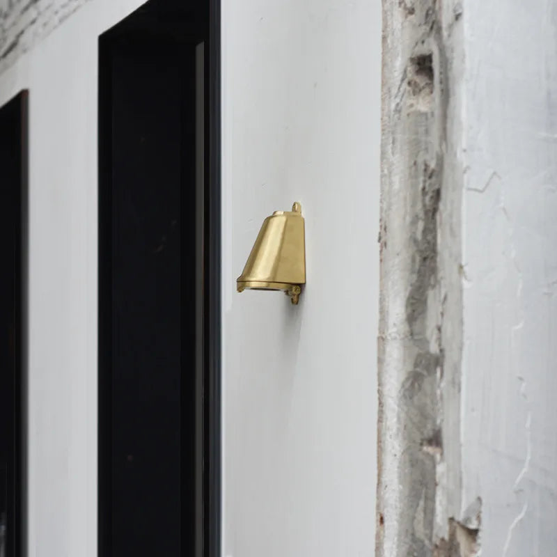 Retro utomhusvägglampa i aluminium med nedåtriktad LED-belysning