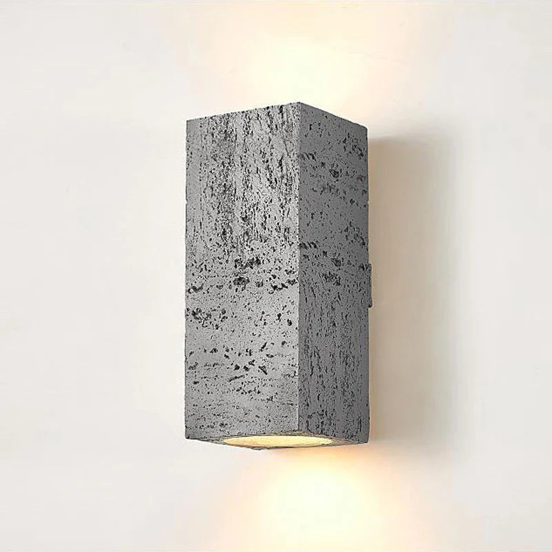 Wabi-sabi vägglampa i betong med nordisk design och varm LED-belysning