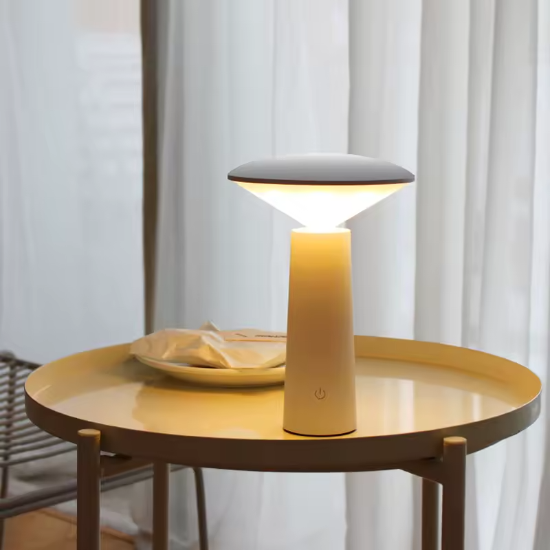 Livona | Kristallinspirerad bordslampa med smidig touchkontroll och modern design