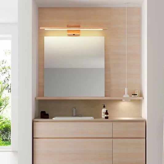 Vägglampa i massivt trä med E27-sockel för badrum och spegelbelysning