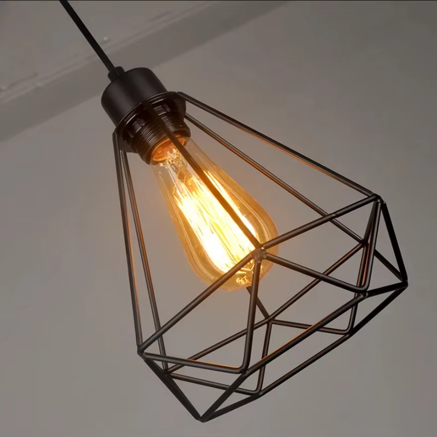 Livo | Industriell taklampa i järn med geometrisk design och modern stil