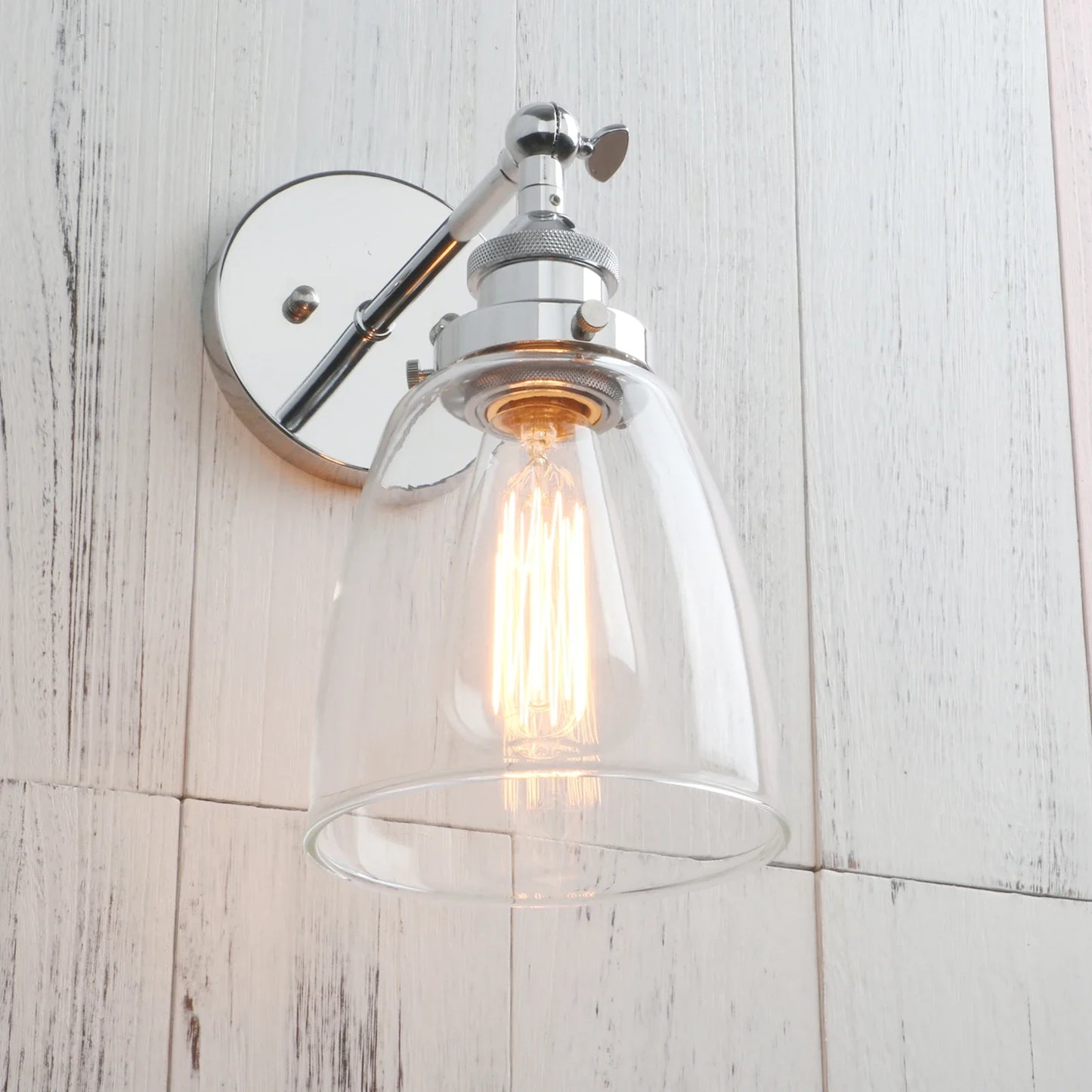 Vintage vägglampa i metall och glas med E27-sockel och elegant retrodesign