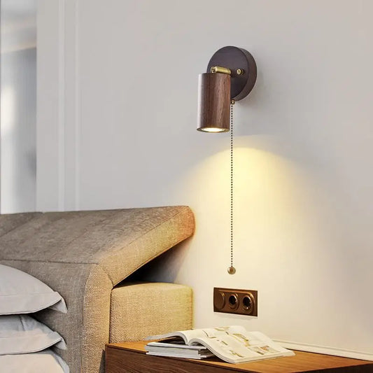 Japansk vägglampa i valnötsträ med justerbart ljus och kedjeswitch