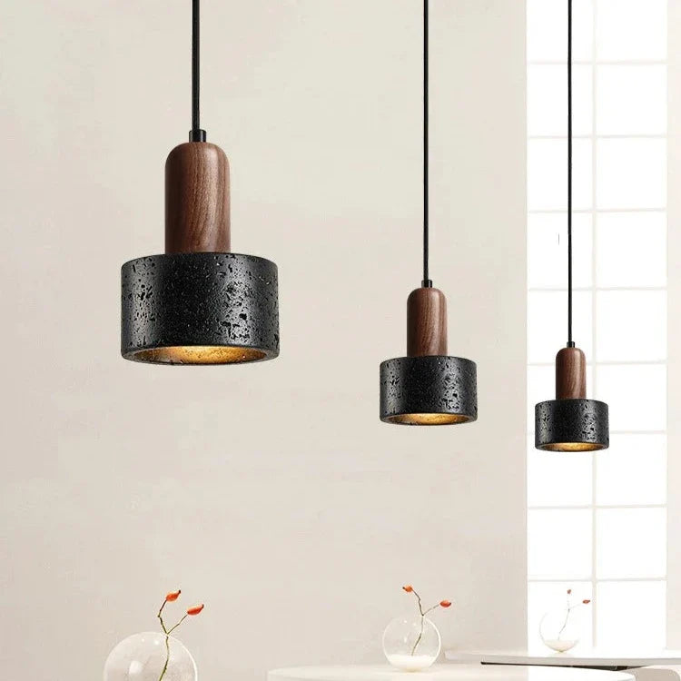 Minimalistisk nordisk stenhänglampa i lava-look med trädetalj